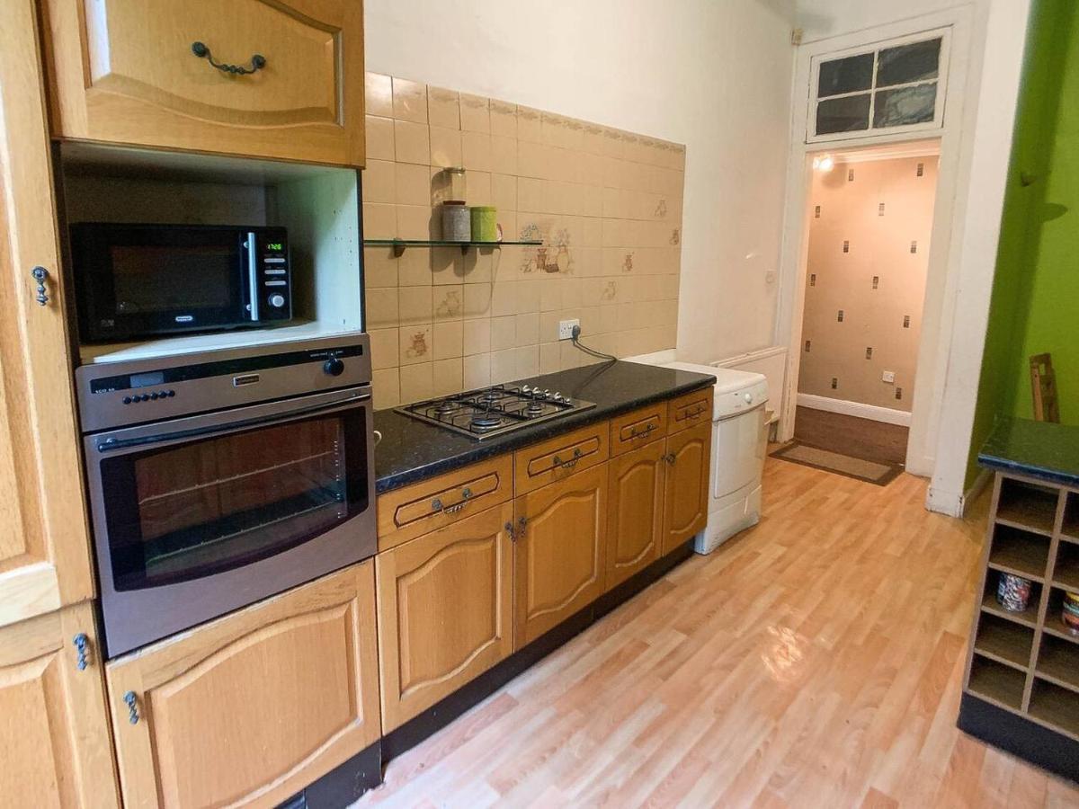 Large Glasgow South Family Home - Free Parking 외부 사진