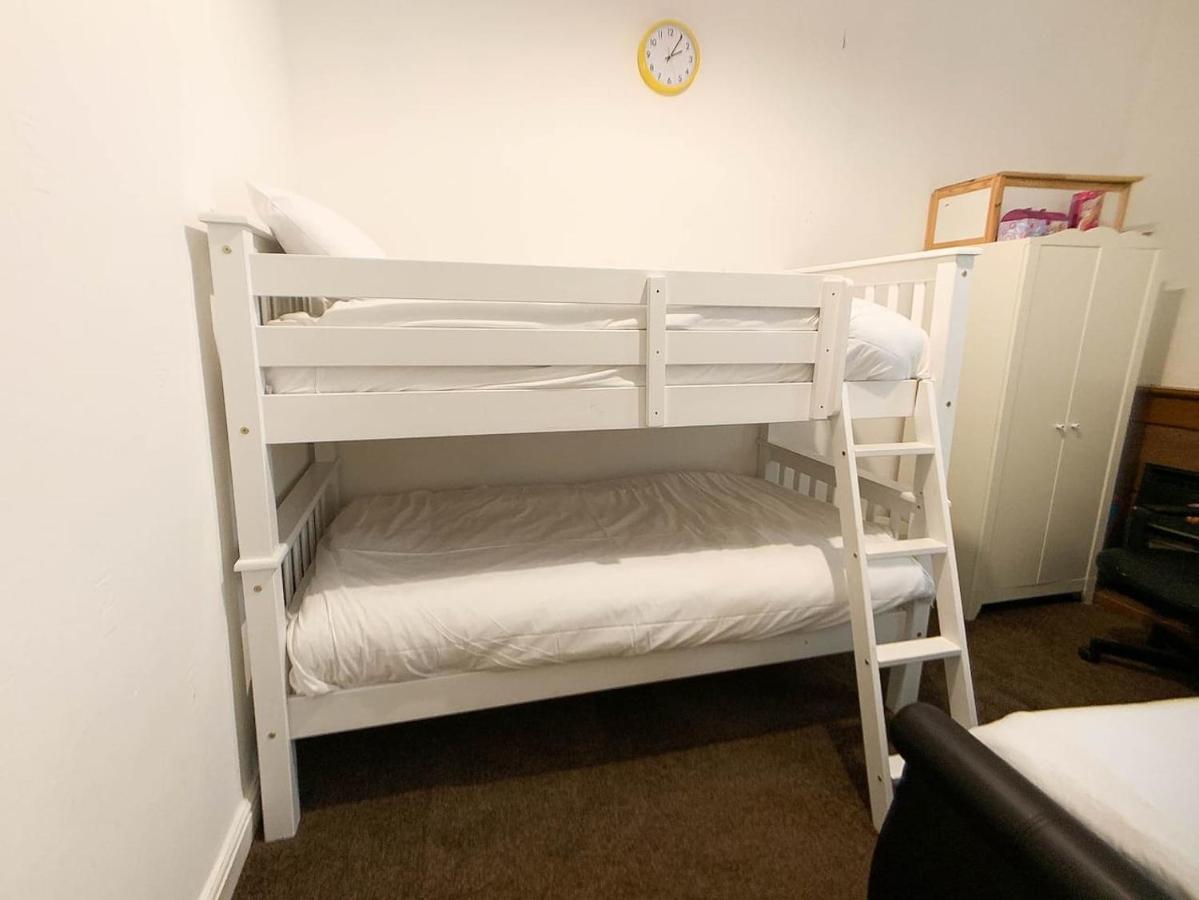 Large Glasgow South Family Home - Free Parking 외부 사진