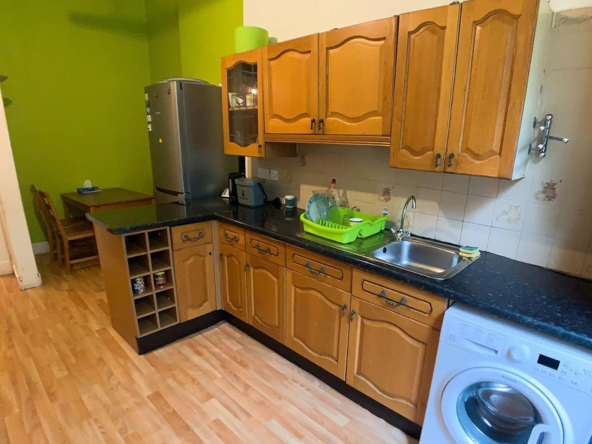 Large Glasgow South Family Home - Free Parking 외부 사진