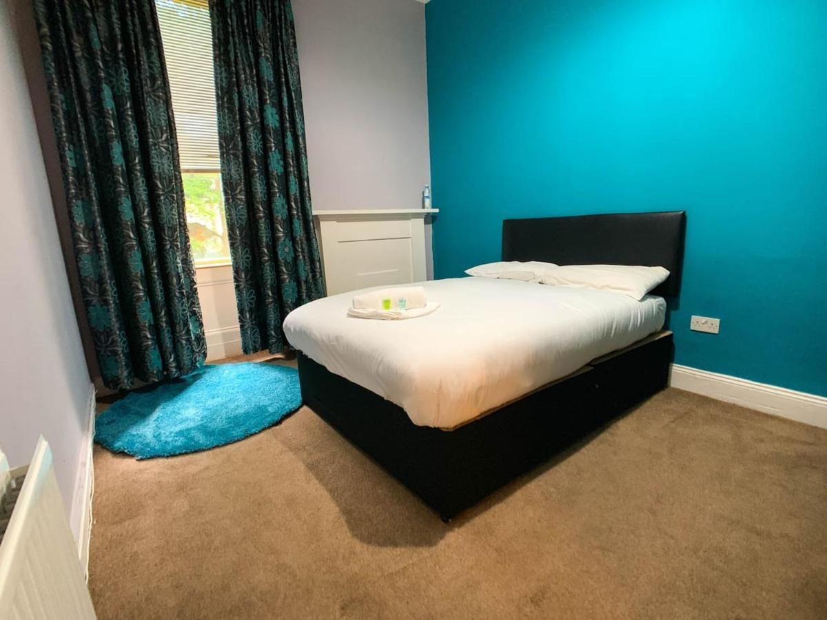 Large Glasgow South Family Home - Free Parking 외부 사진