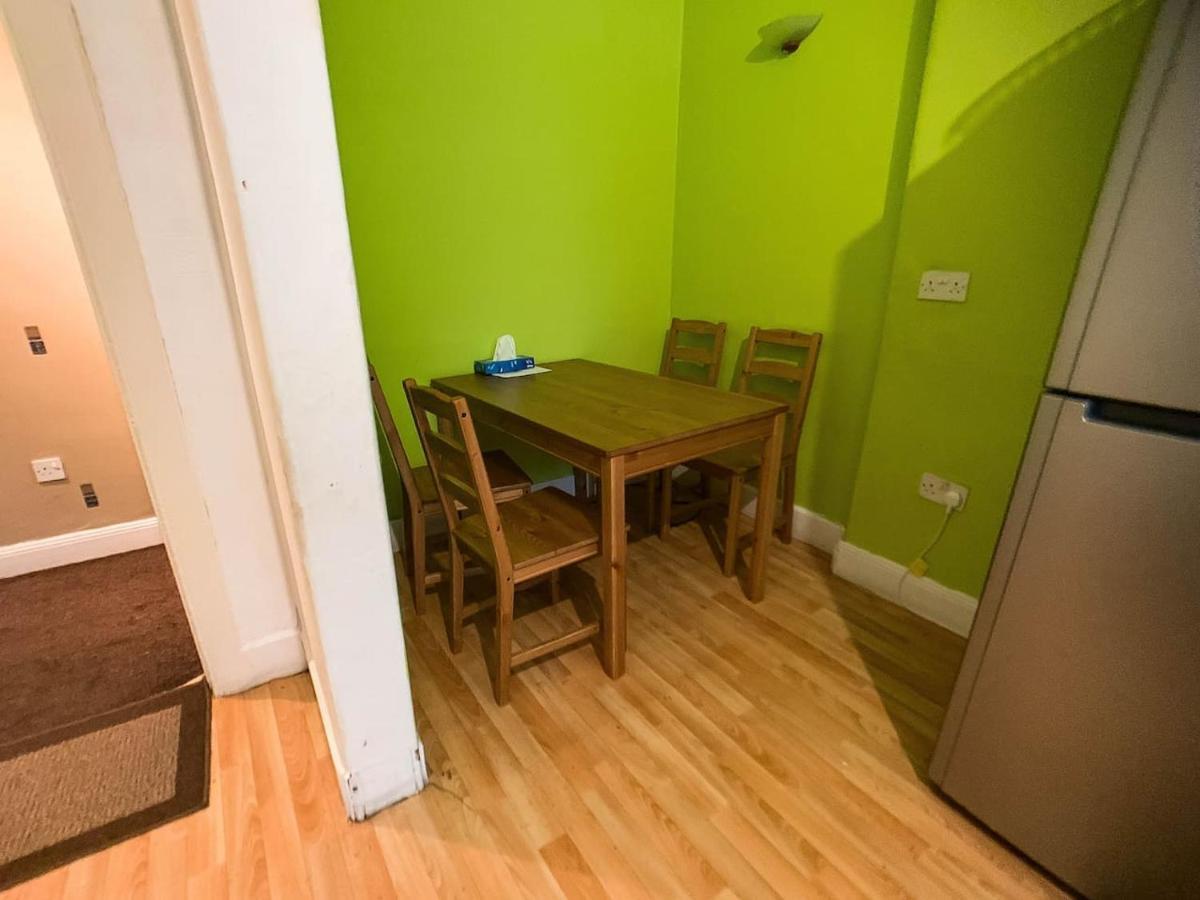 Large Glasgow South Family Home - Free Parking 외부 사진